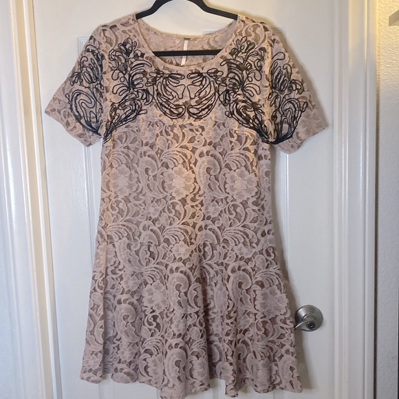 Free People Dresses & Skirts - NWOT Free People Lacy Dress size large